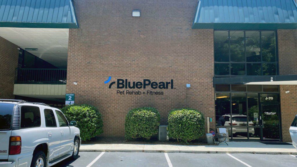 An exterior view of BluePearl Pet rehab + Fitness pet hospital in Marietta, GA.
