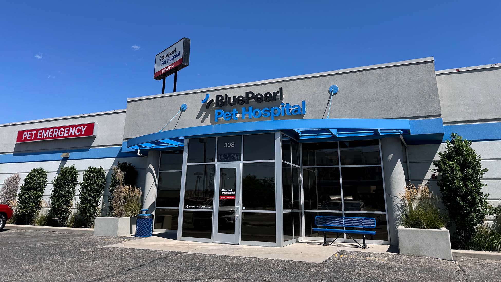 BluePearl Pet Hospital - Midvale, UT - Entrance