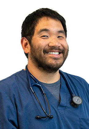 Dr. Darrick Yamaguchi is a clinician in our emergency medicine service.