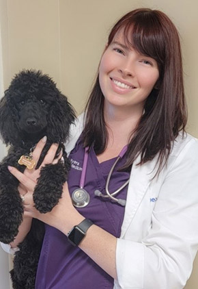 Dr. Emma Byers is a clinician in our emergency medicine service.