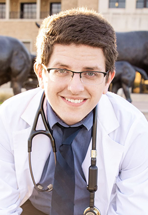 Dr. Andrew Kurtzman is a small animal medicine and surgery intern.