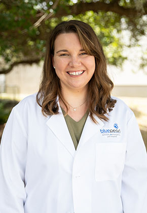 Dr. Kylee Bush is a veterinarian in our emergency medicine training program for clinicians.