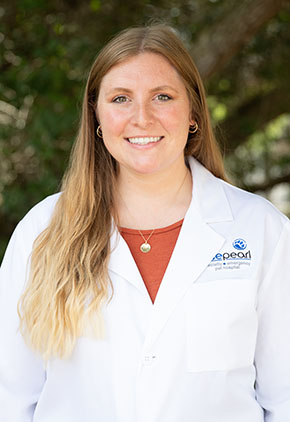 Dr. Macenzie Johnson is a veterinarian in our emergency medicine training program for clinicians.