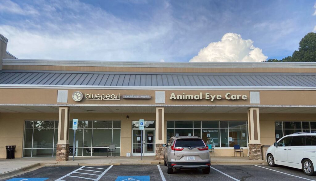 External shot of BluePearl Pet Hospital in Wellington, Cary, NC