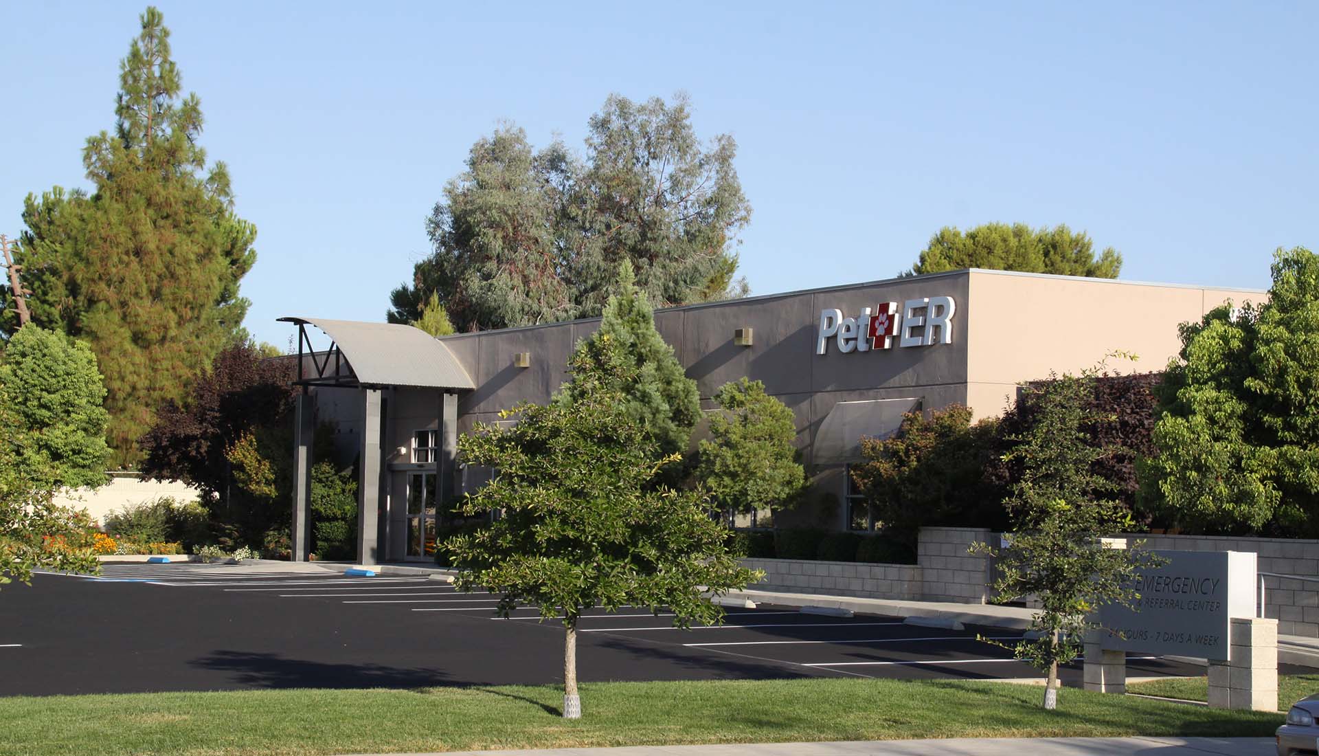 Fresno Pet ER Fresno, CA BluePearl Emergency Vet