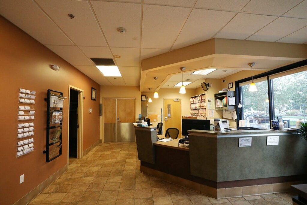 An alternate view of the front desk area at the BluePearl Pet Hospital in Renton, WA.