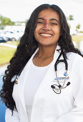 Dr. Adriana Alfonso-Castro is a small animal medicine & surgery intern.