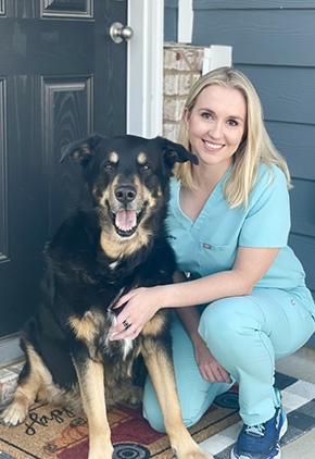 Dr. Hannah Hoffeditz is a small animal medicine & surgery intern at BluePearl Pet Hospital.