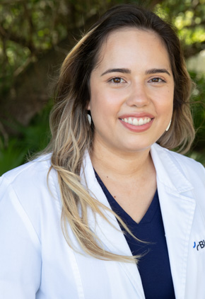 Dr. Marangely Santiago is a clinician in our emergency medicine service.