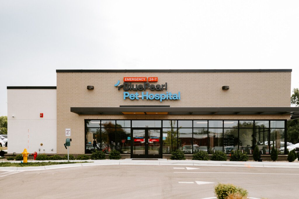 An exterior view of the BluePearl Pet Hospital in Golden Valley, MN.