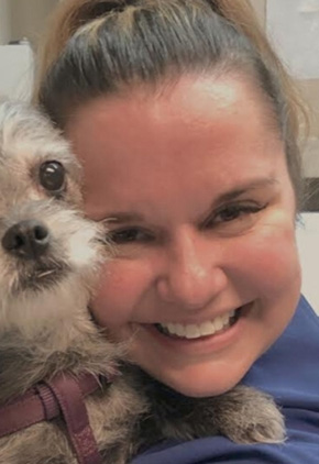 Dr. Katie Grzyb is an emergency medicine veterinarian at BluePearl Pet Hospital in Matthews, South Charlotte, NC.